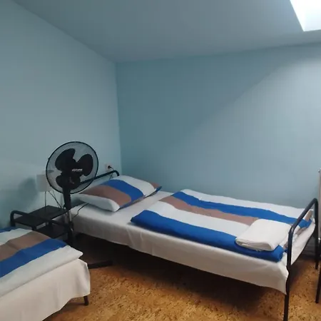 Kolotuk Hostel